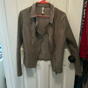 Beautiful jacket with ribbed sweater sleeves suede feel brown